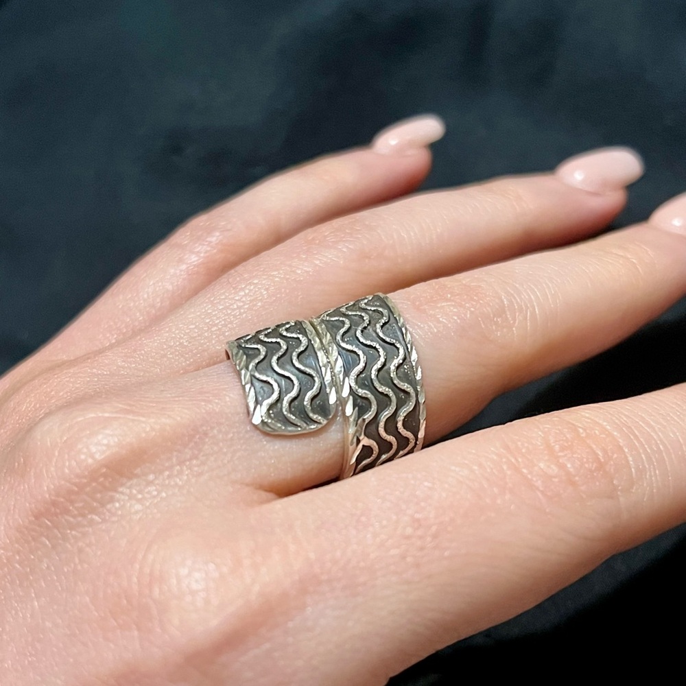 New Silver 925 Wave Pattern Ring - image 1